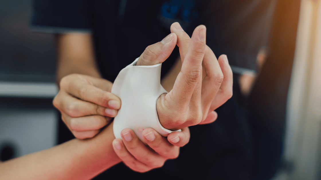 Rankų įtvarai pediatrinėje priežiūroje: Jaunų rankų priežiūra